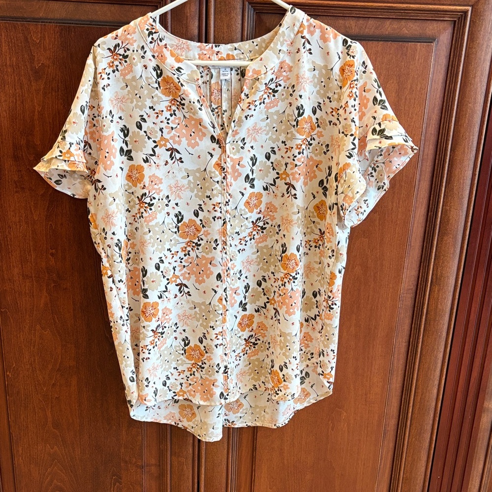 41 Hawthorn Cream Floral Short-Sleeve Blouse with Peach Accents